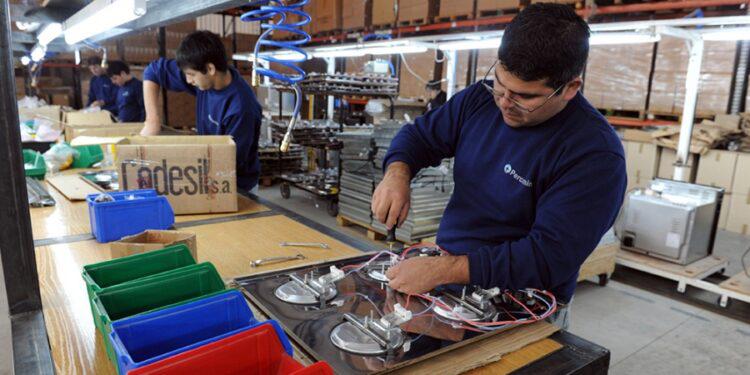 Empleo-registrado-crecimiento-e1648247974422-750x375