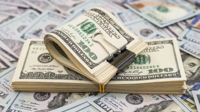 dolar-696x391 (1)