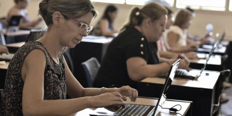 Programa-Emprender-Mujeres-750x375