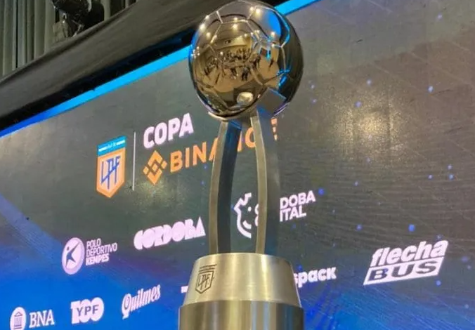 COPA-LIGA-PROFESIONAL-2023-trofeo (2)