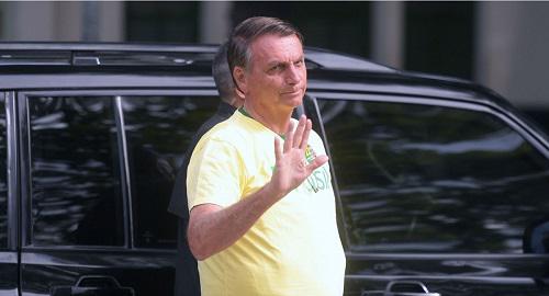 Jair-Bolsonaro-abandona-Brasil