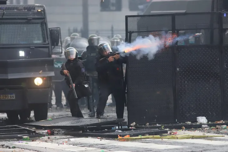 represion-ley-bases-senado-126