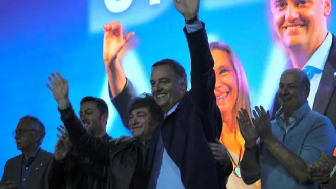 festejo-adorni-elecciones-portenasjpg