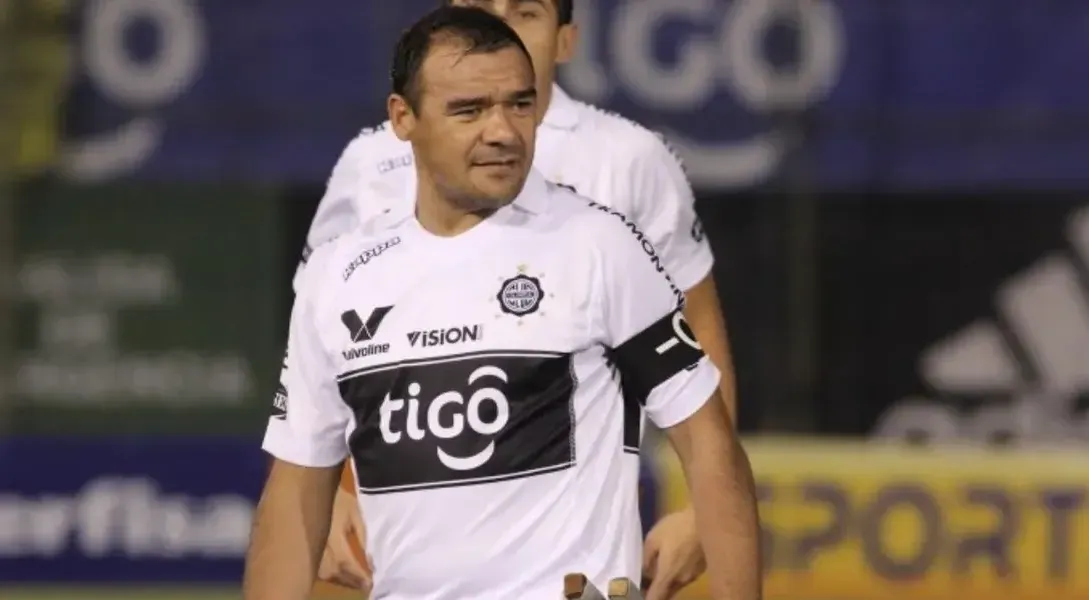 julio-manzur-fue-uno-de-los-heroes-de-aquel-aguerrido-olimpia-finalista-del-2013-1703708469-hq