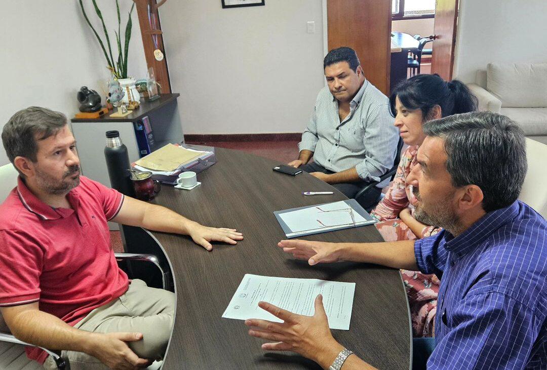 EnuntrabajoconjuntoconlaCamaradeDiputadosdeMisioneselMinisteriodeEducacionrecibiohoyaJosePastorijuntoasuequipo.LapropuestaconsisteentrabajarenunProyectodeLeyparaincorporarh-1080x730